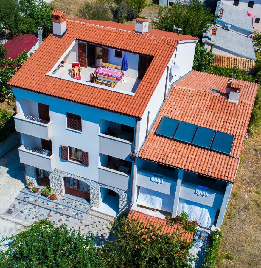 Apartments Cezar Vinkuran Eksteriør billede
